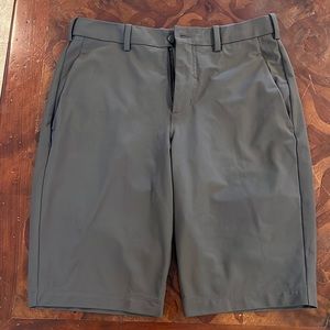 Lululemon men’s golf shorts size 32. 11 inch inseem. Good condition